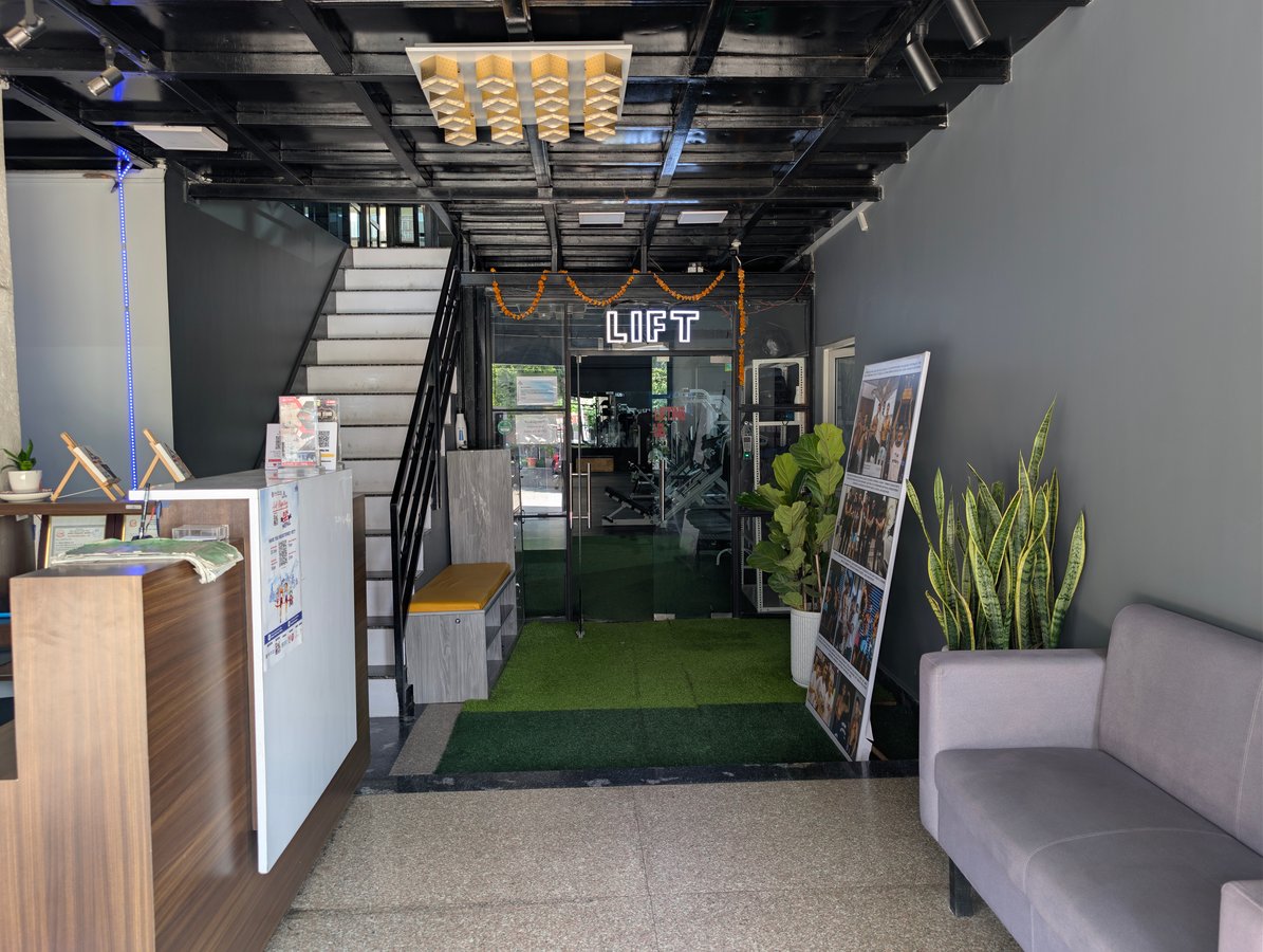 Reception and Guest Zone